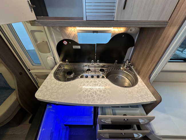 Hobby De Luxe 460 LU foto: 7