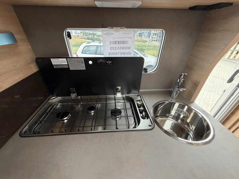 Knaus Sudwind Black Selection 540 FDK stapelbed / fransbed  foto: 16