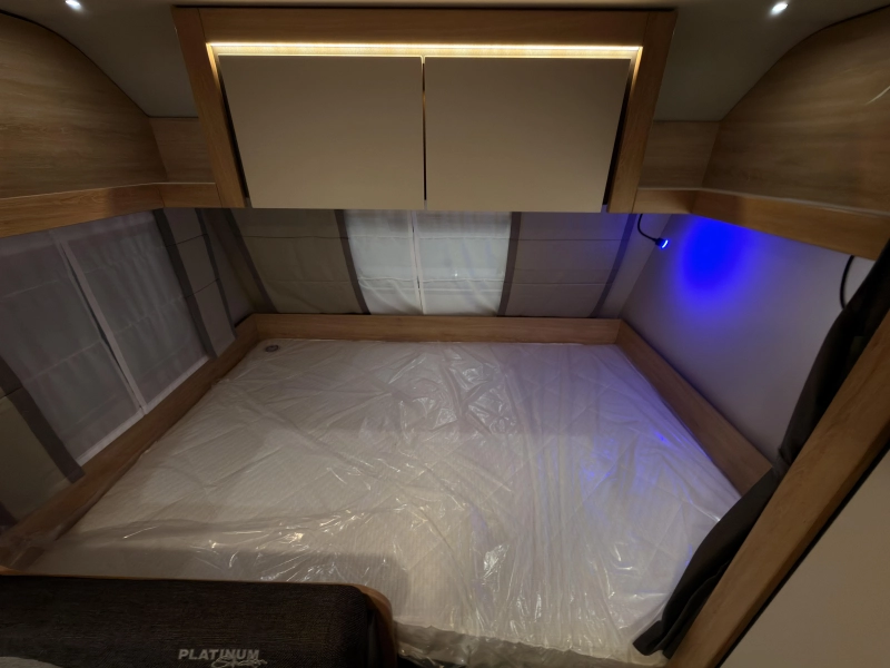 Knaus Sport Platinum 500 QDK Platinum+vloer+1800KG  foto: 13