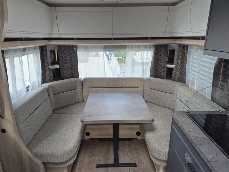 Hobby De Luxe 460 UFE  foto: 2