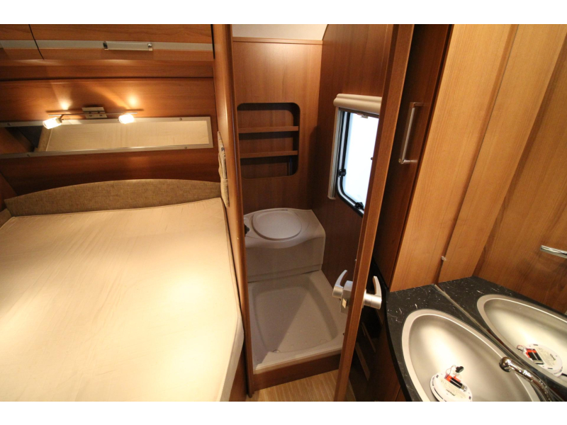 LMC Musica 470 D Mover Voortent Fietsenrek  foto: 15