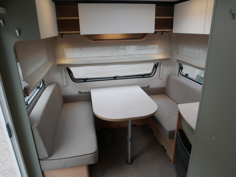 LMC Style 450 D Mover, voortent  foto: 5