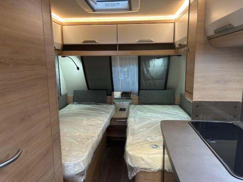 Knaus Sudwind Black Selection 460 EU 