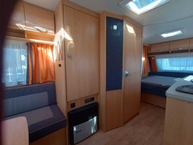 Dethleffs Camper 540 DBM Voortent  foto: 6
