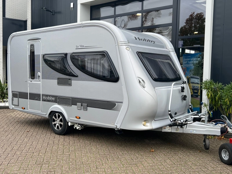 Hobby La Vita 400 SF Mover, Tent, Fietsenrek  foto: 19
