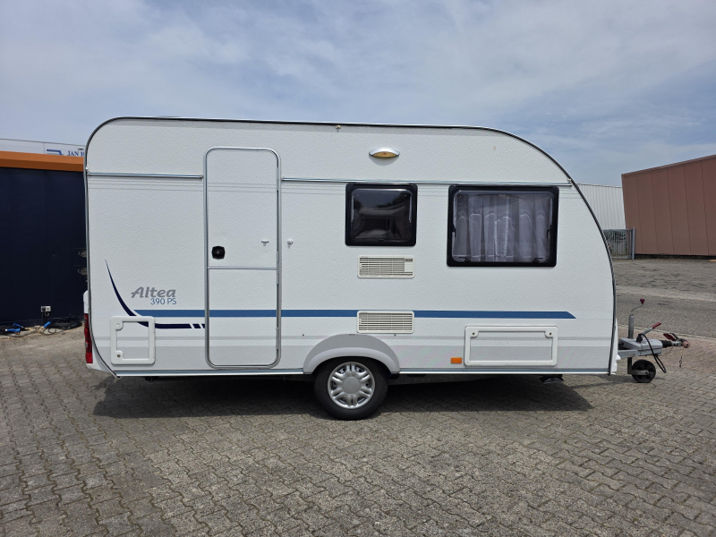 Adria Altea 390 PS 4 persoons VOORTENT 2010 