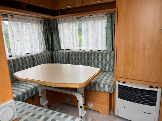 Eifelland E 450 Rondzit , voortent, nette staat! foto: 7