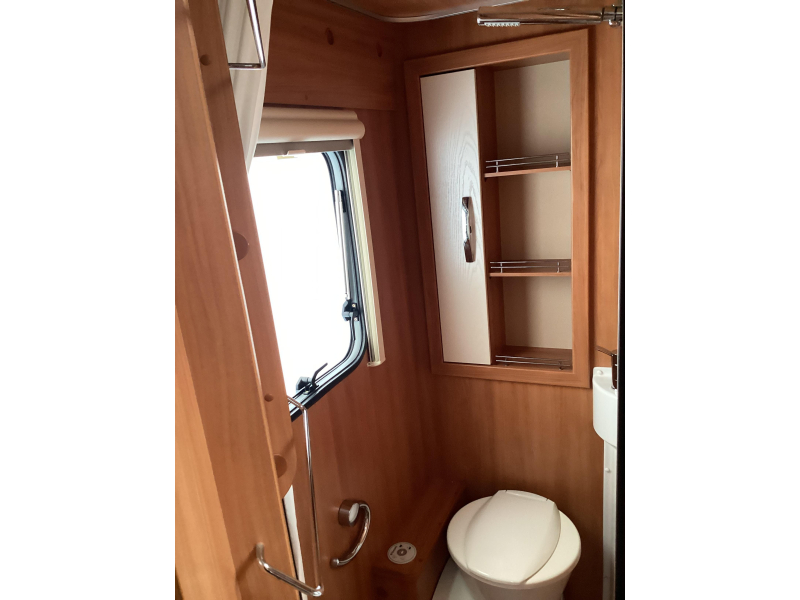 Eriba Nova Luxus Line 465 Mover/ cassete luifel  foto: 9