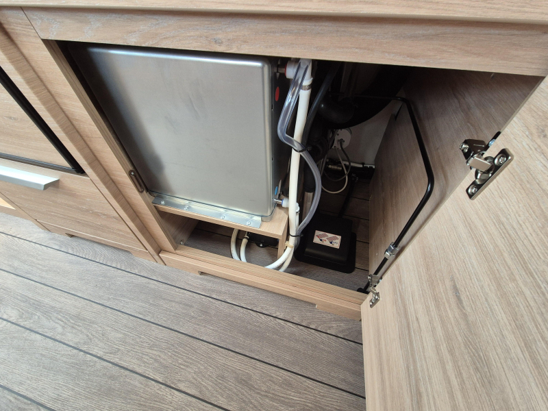 Knaus Sudwind Black Selection 580 UF ALDE verwarming  foto: 14