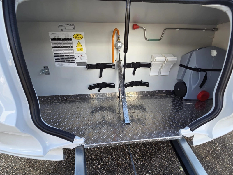 LMC Sassino 460 E Lengtebedden  foto: 13