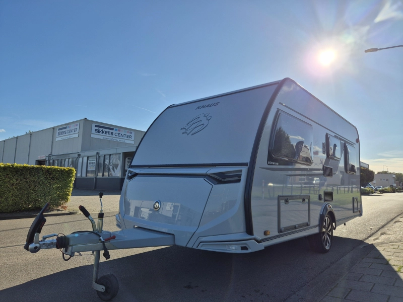 Knaus Sudwind Black Selection 450 FU 