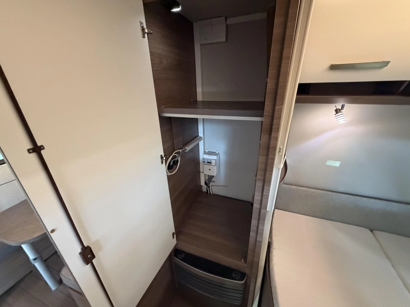 Knaus Sport 400 QD mover / voortent  foto: 13