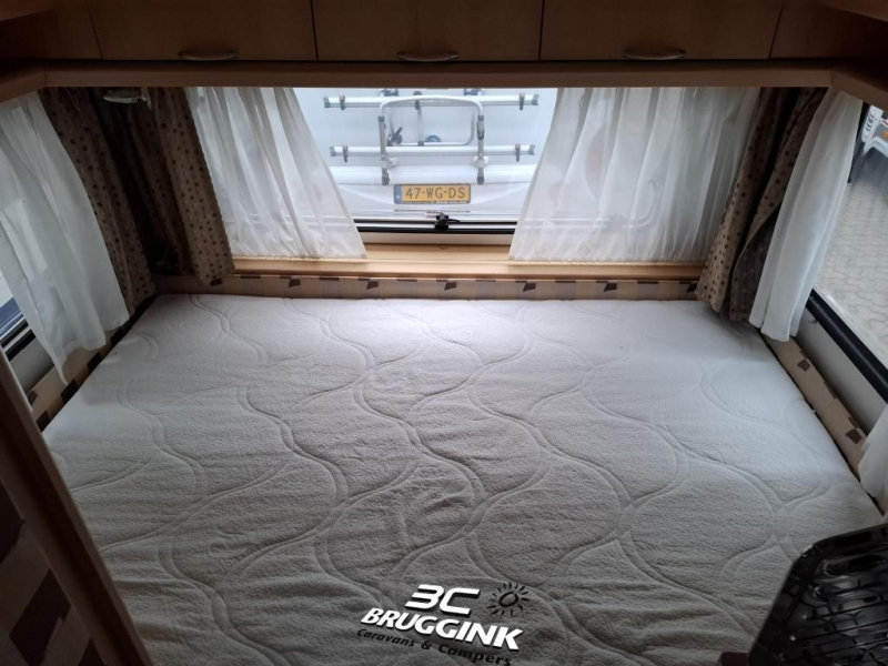 Knaus Sudwind As Good As Gold 400 TMF Dwars Bed Treinzit  foto: 5