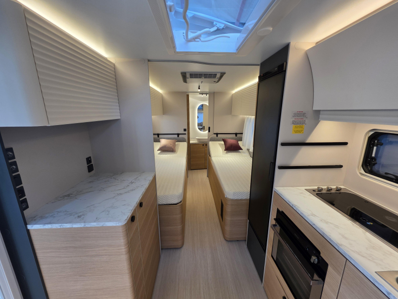 Adria Adora 572 UT Alde verwarming  foto: 11
