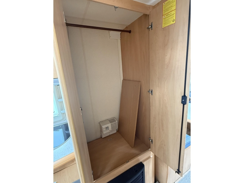 Hobby De luxe Easy 540 UK kinderkamer rondzit  foto: 10