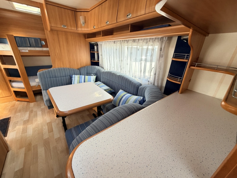 Hobby De luxe Easy 560 KMFE Voortent, 6 pers.  foto: 11