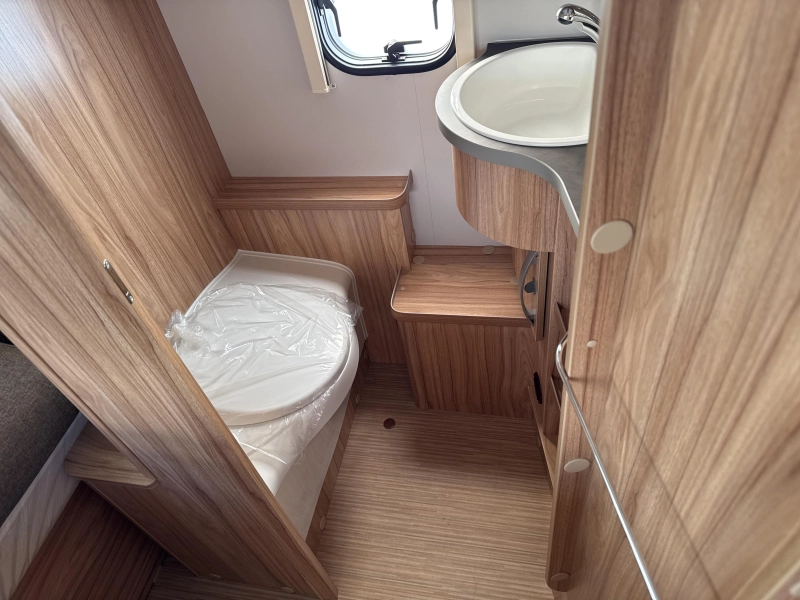 Eriba Feeling 425 Neville GRATIS MOVER  foto: 5