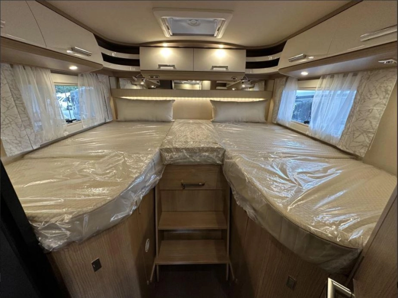 Carthago C1-Tourer 141 KB-LE 2 APARTE BED-180PK-AUTOM 