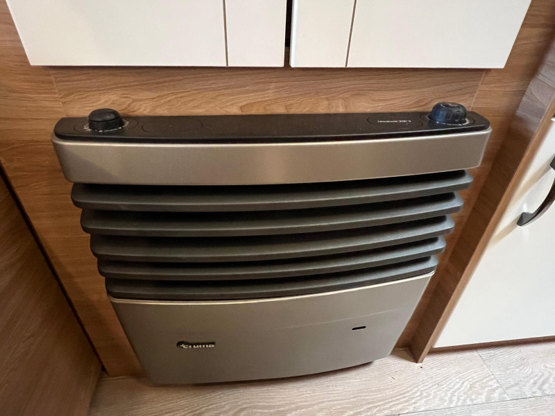 Hobby De Luxe 490 KMF voortent stapelbed fiets  foto: 18
