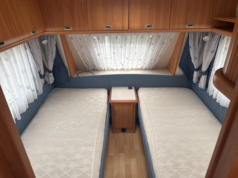 Hobby De luxe Easy 495 UL Mover/Fietsdr./Voortent  foto: 3