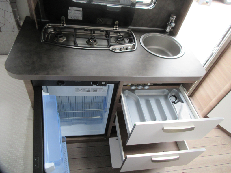 Knaus Sport Silver Selection 400 QD MET MOVER EN VOORTENT  foto: 11