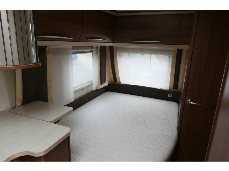 Bürstner Averso 460 TS mover, luifel en voortent  foto: 6