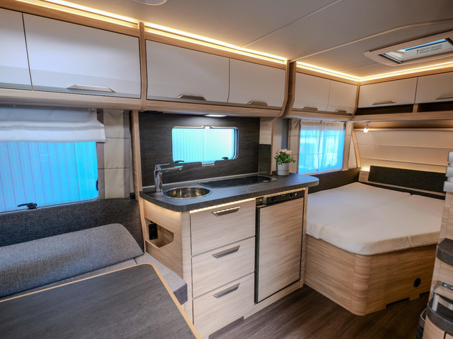 Knaus Sudwind 450 FU RONDZIT, MOVER, VOORTENT foto: 11