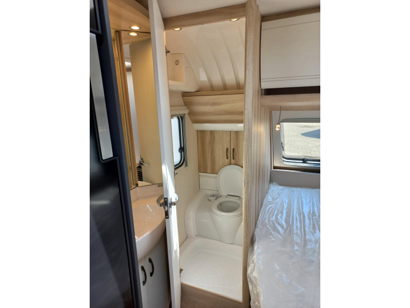 Hobby De Luxe 460 UFE 1500kg  foto: 14