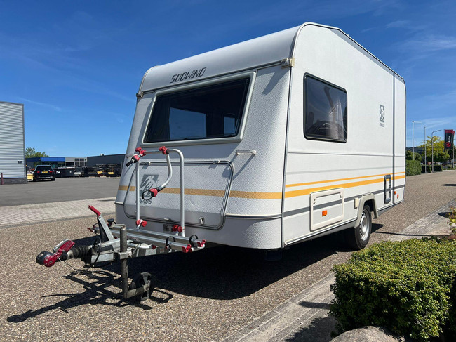 Knaus Sudwind 470 | Fietsenrek | Dinette | Luifel | Kachel foto: 2