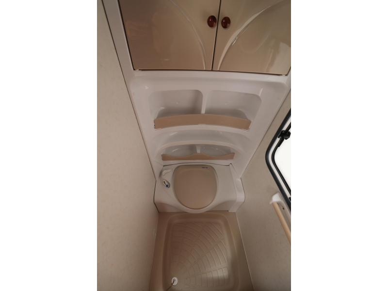 Hobby Excellent 410 SFE Mover/ Luifel/ Voortent  foto: 13