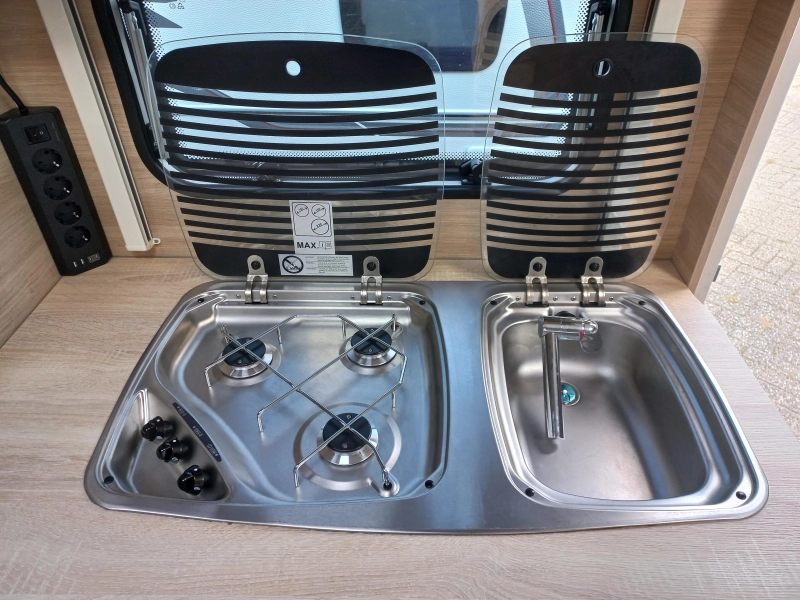 Caravelair Sport Line 480 cassetteluifel - voortent  foto: 8