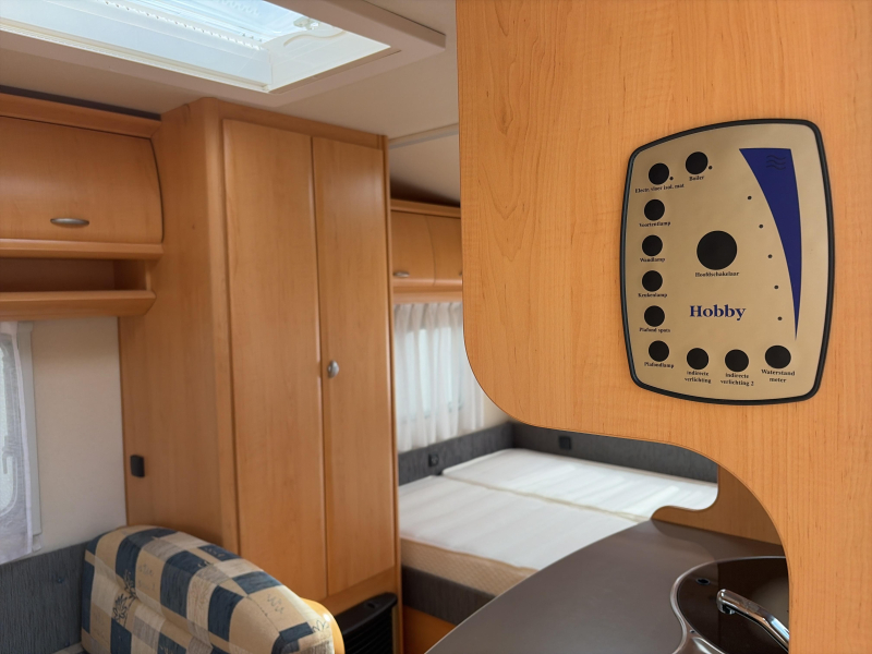 Hobby De Luxe 400 SF Mover/Voortent/Fietsdr.  foto: 10