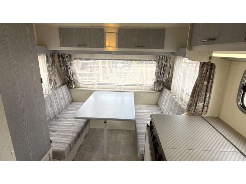 Home-Car Confort 42 2x zitgroep toiletruimte 
