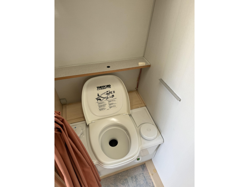 Kip Kompakt 37 EKV LANGSLAPER TOILET LUIFEL  foto: 10