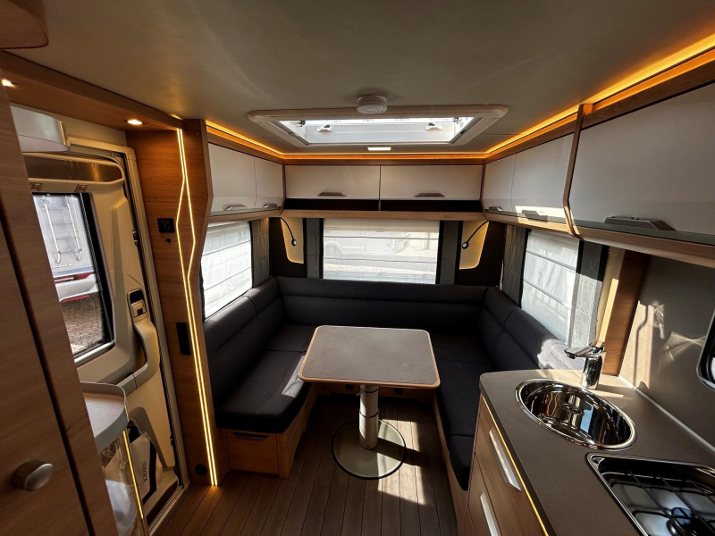 Knaus Sudwind Black Selection 450 FU Tijdelijk Voordeelpakket  foto: 5