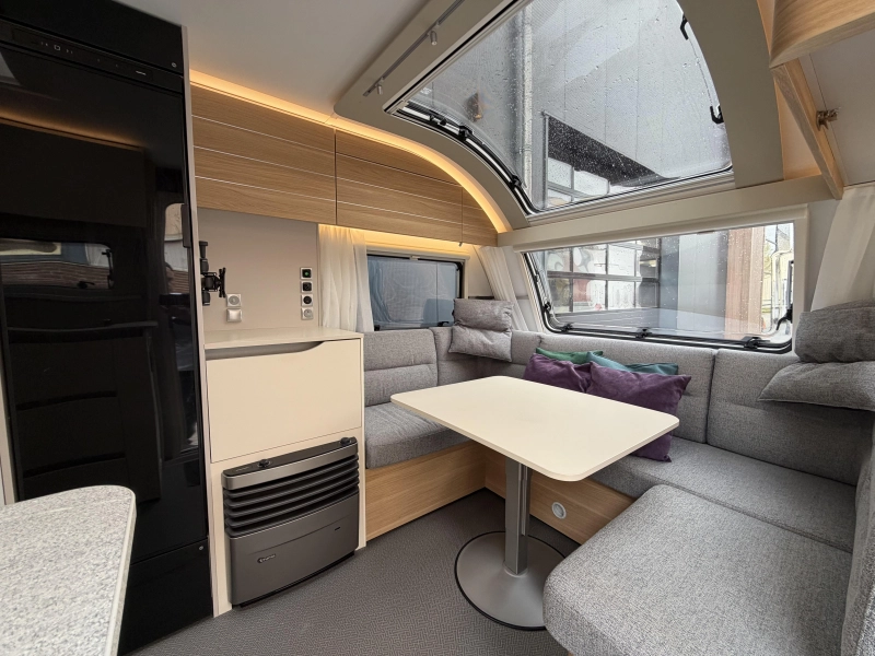 Adria Adora 542 UL Zeer compleet  foto: 6