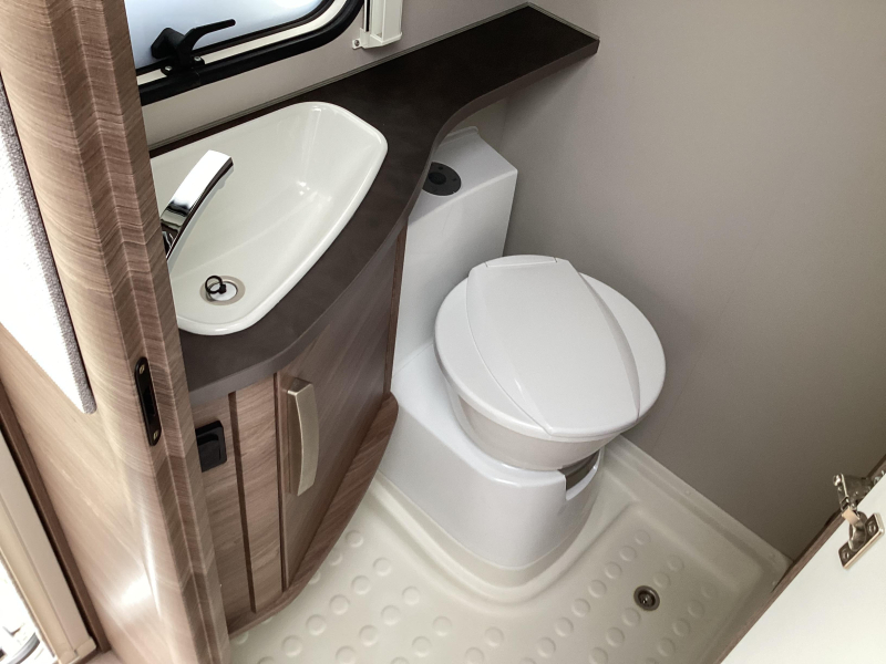 Knaus Sport Silver Selection 400 QD mover,airco,luifel  foto: 14