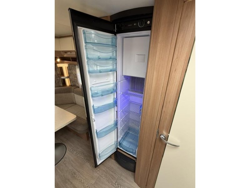 Hobby De Luxe 540 UFF Incl. Mover en Airco  foto: 20