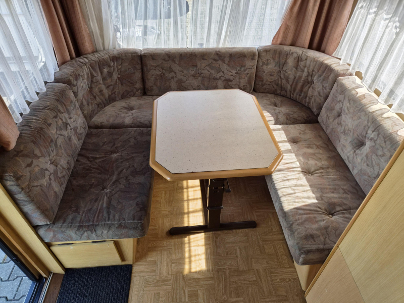 LMC Luxus 490 P Voortent - Klap bovenbed 