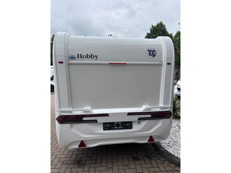 Hobby On Tour 470 KMF met voortent en stapelbed  foto: 6