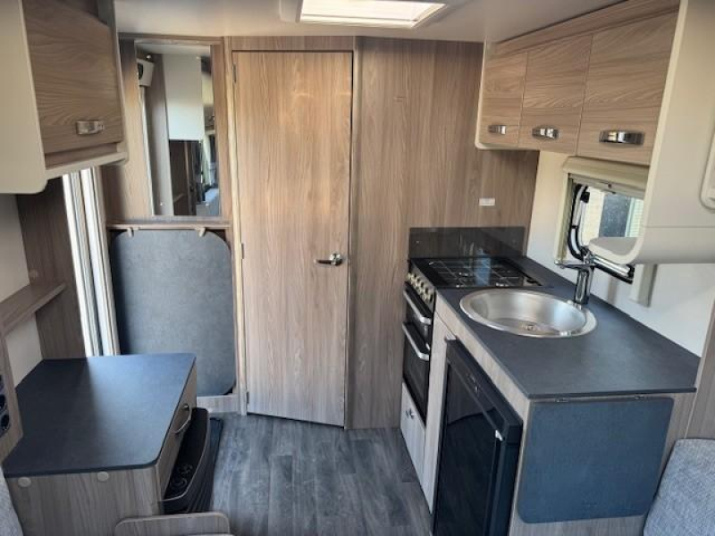 Sprite Mondial 420 SE aanbieding enkele bedden  foto: 12