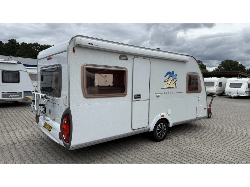 Knaus Sudwind 450 FU frans bed rondzit toilet  foto: 12