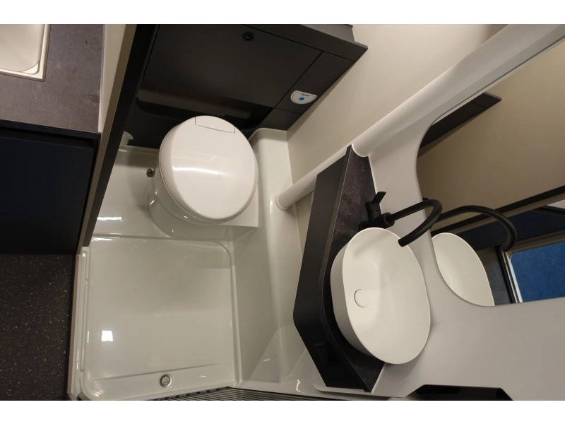 Adria Action Sport 391 LH 'Off-road' en compleet  foto: 9