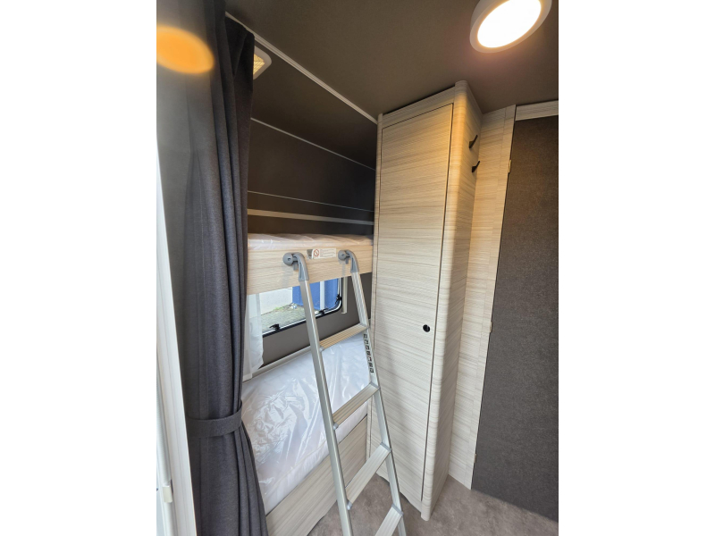 Dethleffs C'Joy Active 480 QLK Stapelbed, 6 persoons!  foto: 3