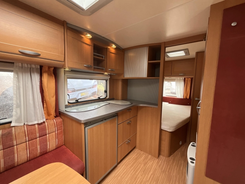 Knaus Azur NL Premiumline 450 FU VOORTENT-MOVER  foto: 5