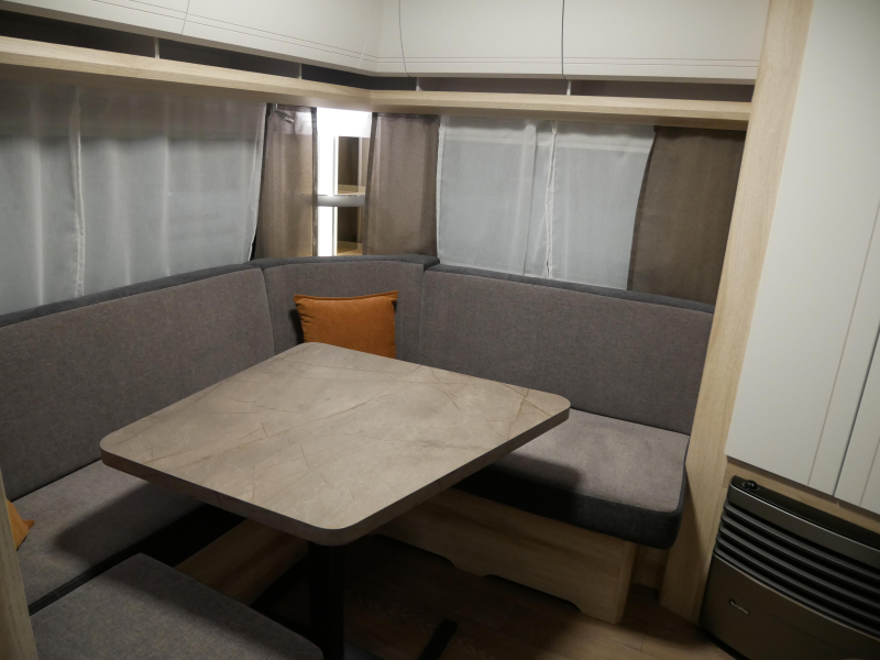 Hobby De Luxe 495 UL NU BIJ VAN EIJK CARAVANS!  foto: 2