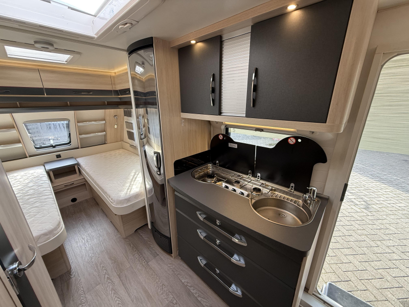 Hobby De Luxe Edition 495 UL 2 BEDDEN MOVER LUIFEL TOP  foto: 13
