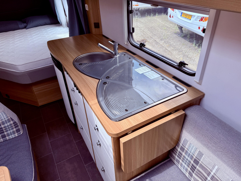 Dethleffs Camper 530 FSK mover/ voortent/ATC  foto: 15