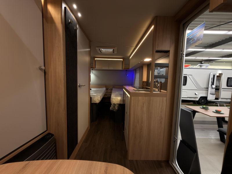 Knaus Sport Platinum 500 EU Platinum+vloer+1800KG  foto: 6