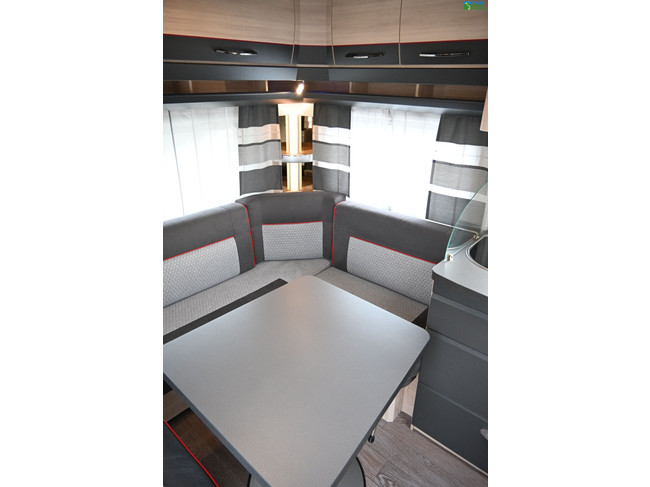 Hobby De Luxe 460UFe foto: 10